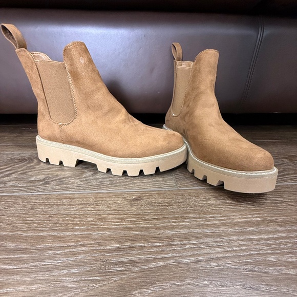 Chinese Laundry Piper Suede Boots Tan Size 7 Pull-On Booties Summer Fall Boho - Picture 1 of 9